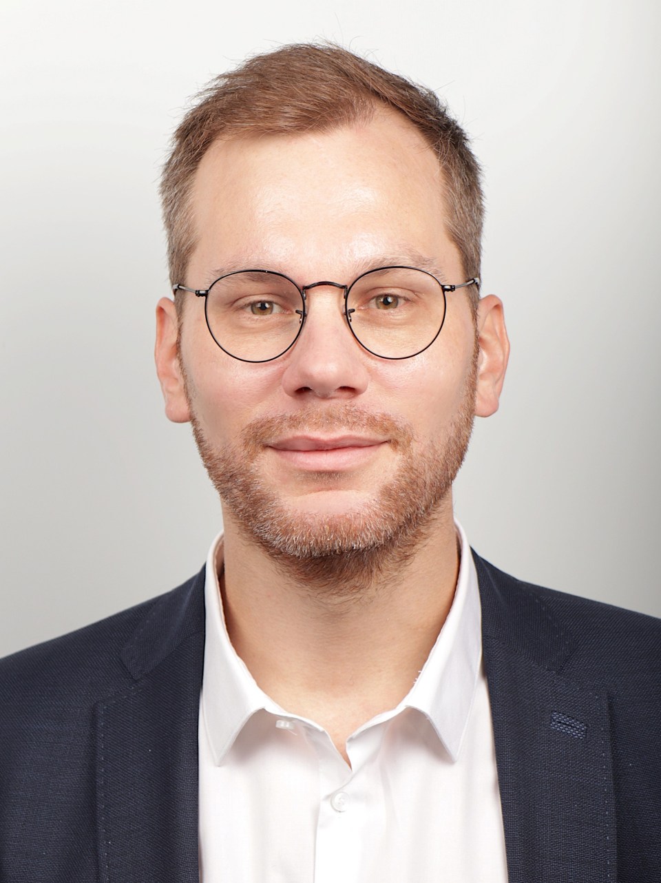 Dr. Raoul Voss